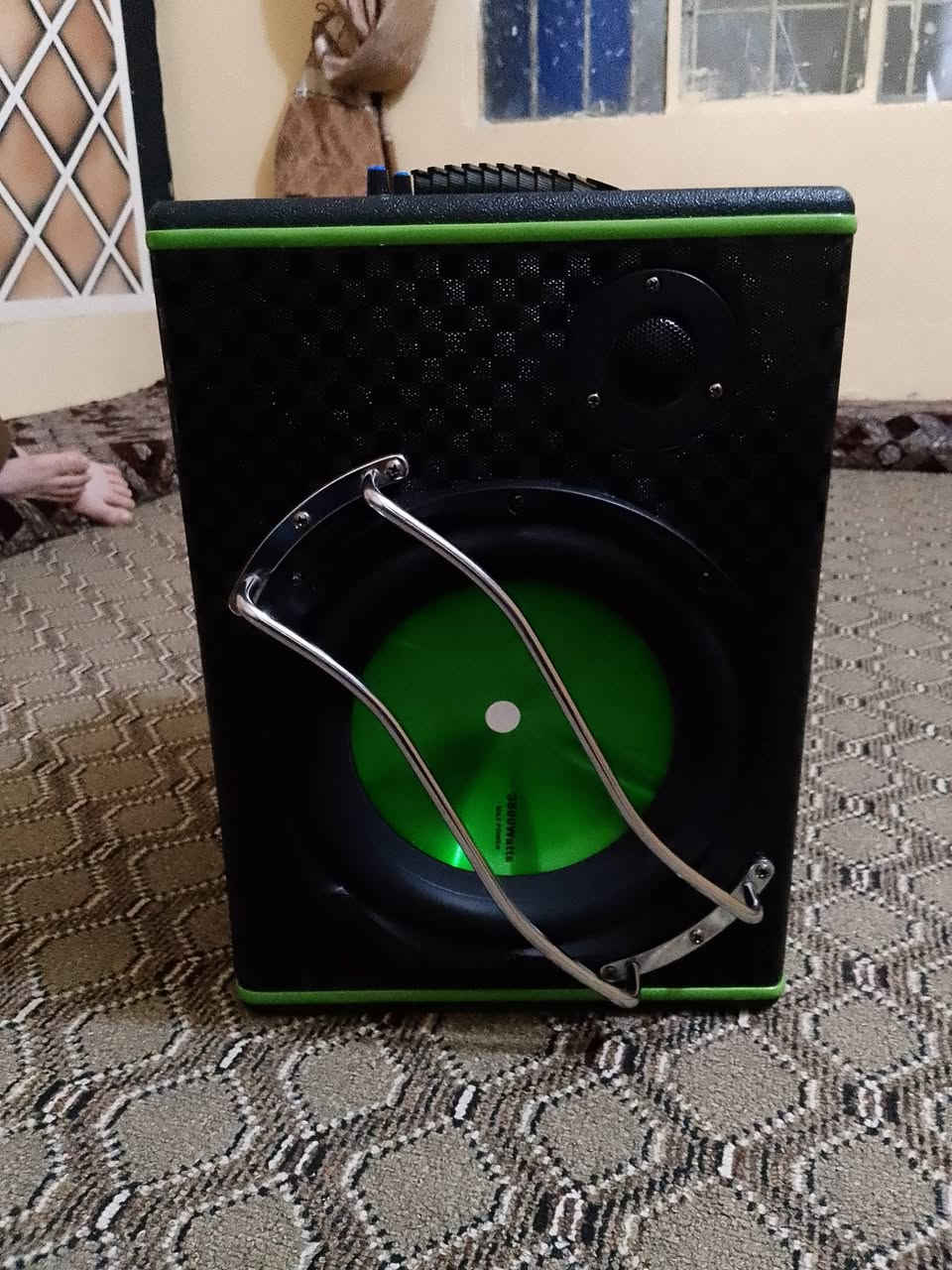 مضخم جديد قص ما صار له اسبوع من اخذته والشرايه يدق على هذا الرقم 75 ***********
