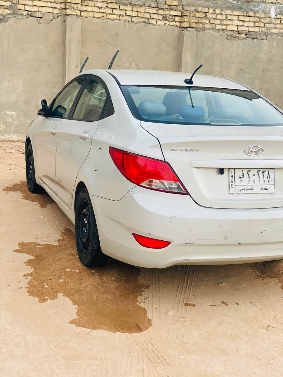 السلام عليكم اكسنت موديل 2016 وارد امريكي 
مكينه 1600 سياره مناقصه اي شي سياره بيه شخوط بالباب من امريكه بدون ايرباك بدون حادث 
*********** الهندية, كربلاء
