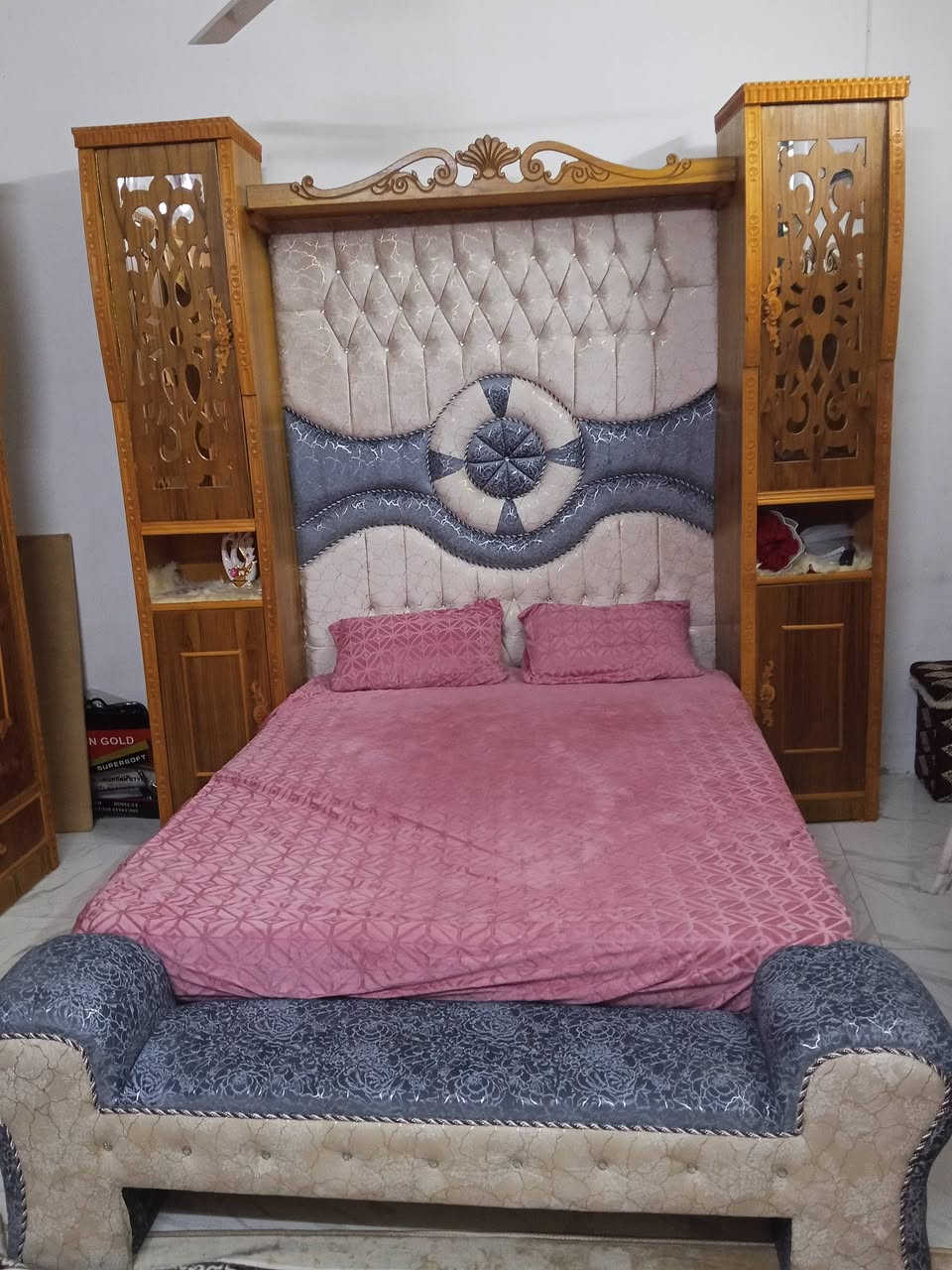 غرفه للبيع مستعمله 20يوم فقط ابراج ضخمه غرفه حيل نضيفه مكاني موصل ألجانب لأيمن ***********
