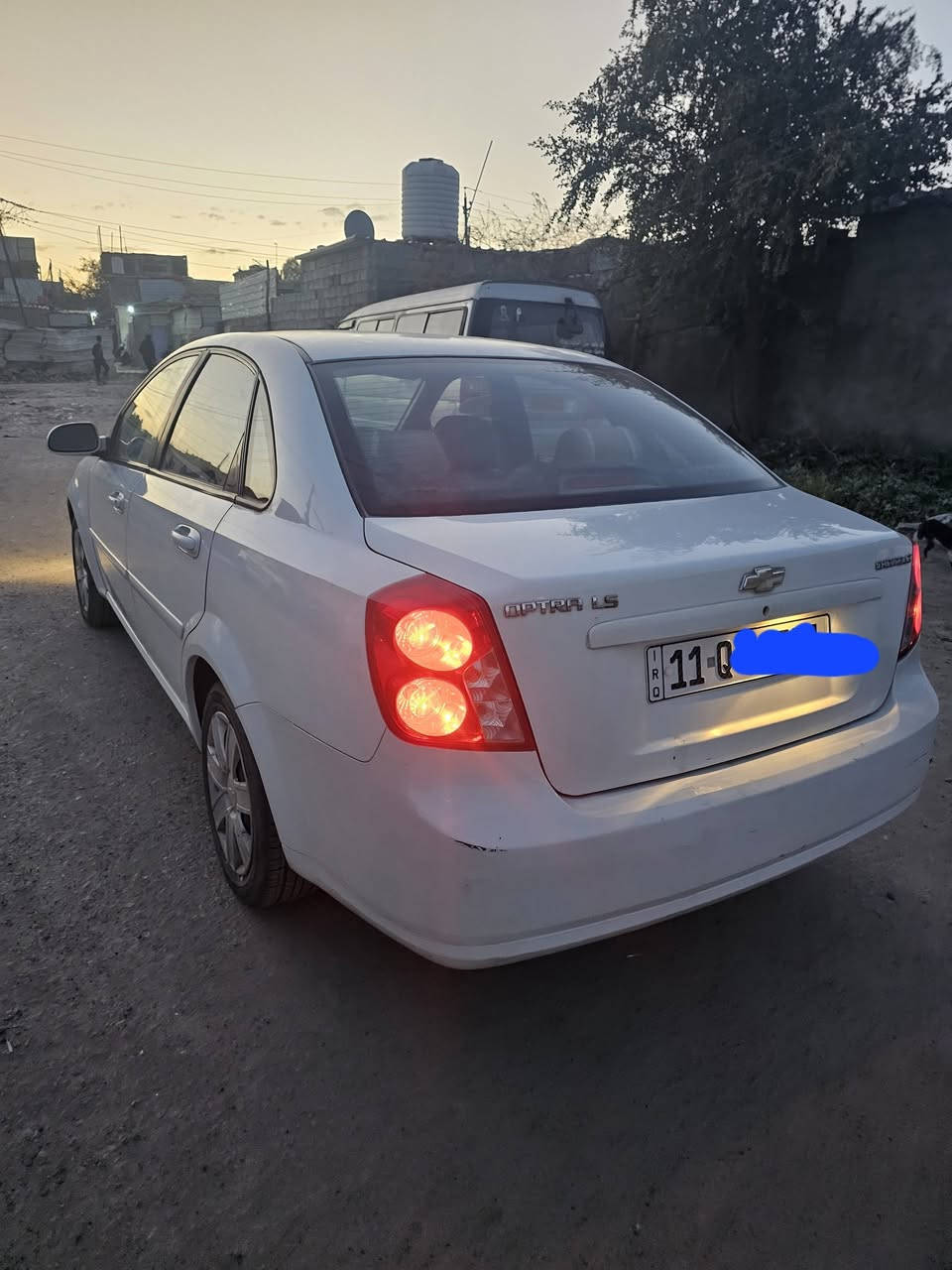 السلام عليكم
اوبترا ١٢ كفاله 

جناي فقط بياع شراي مابيع 

السياره كفاله 

ماشيه ١٠٧ 

مدوشمه ارضيه وكشنات 

نضيفه كلش السياره بلواقع نصبتها احله بس هاي الصور بليل 

سعر ١٠٢ مجالها قليل 

اتصال فقط *********** 
بغداد الغزاليه
