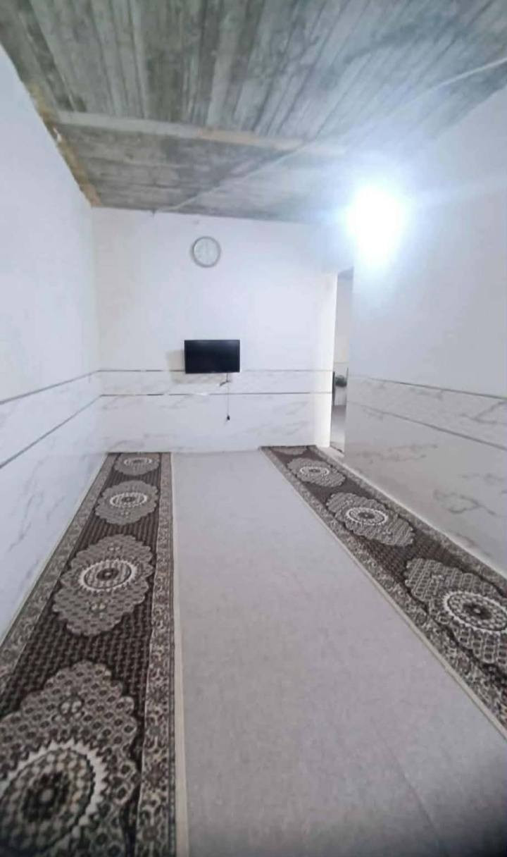 ئەم خانووە بۆ فرۆشتن لە سەنگاوێکان نزیک مزگەوت پێشەوا سعری زۆر مناسبە 190مەعمەلە خانویەکی زۆر خۆشە کامل کاشیە 120مەترە سەردەمیانە دروست کراوە خاوەنی بۆ خۆی دروستی کردووە فول مواسەفاتە
ژمارەی خاوەنیەتی .  ***********
