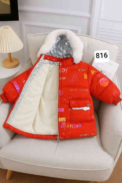 سعر الدرزن : 110 الف 
القياس : 6 الى 12 سنة 
قمصلة ثقيلة جدا
🟢للحجز ، واتساب الجملة🟢

***********
