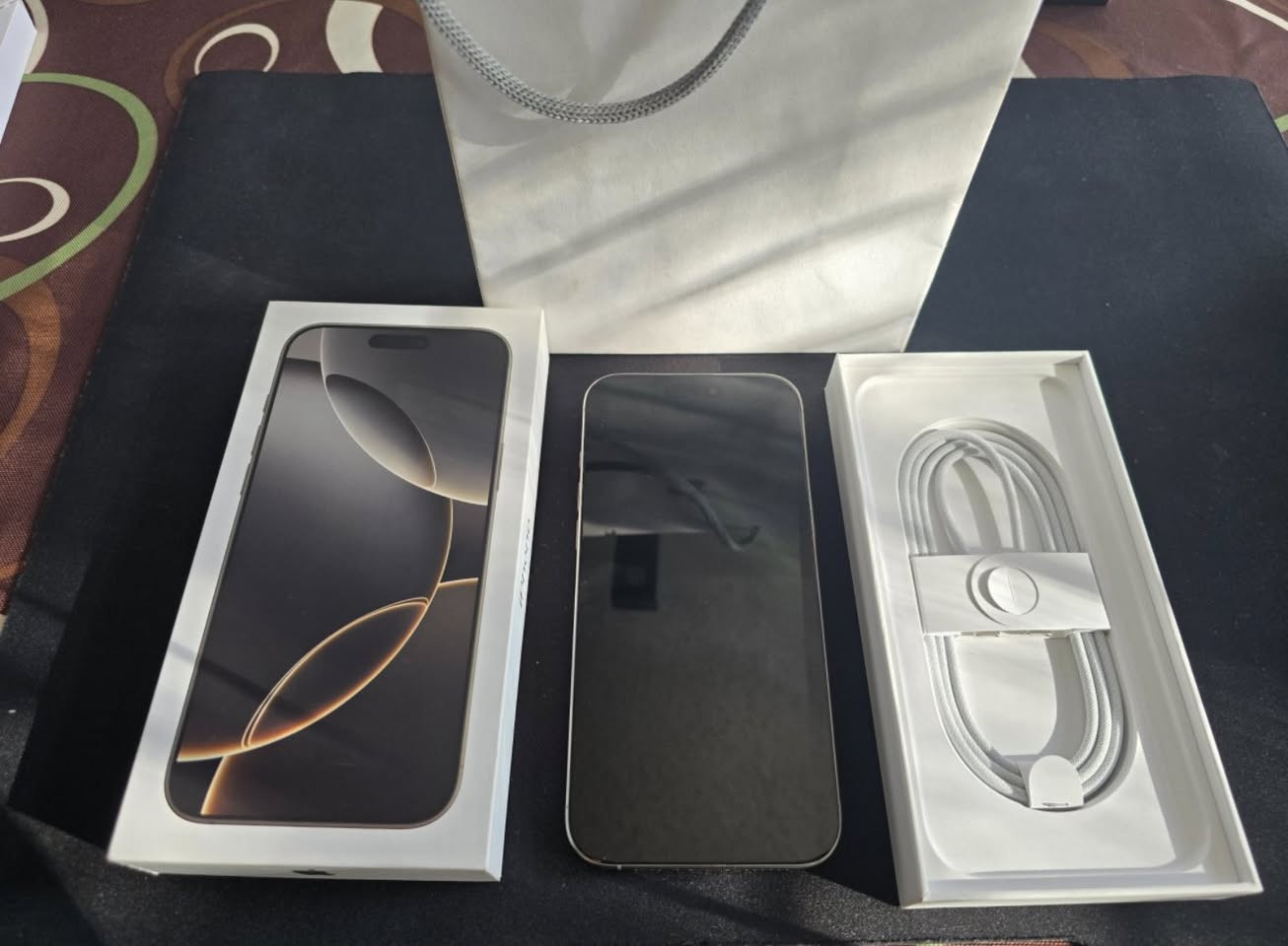 IPhone 16 pro max natural titanium 256GB
نظافة 100%
دورات الشحن 320
بطارية 91%
مع ملحقاته الشاحن الاصلي + 2 كفر حماية

جداً نظيف الموبايل  
السعر ١٣٠٠ فقط


**إذا كنت صاحب هذا الإعلان وتريد حذفه لأي سبب، رجاءا أرسل رسالة إلى الدعم الفني**