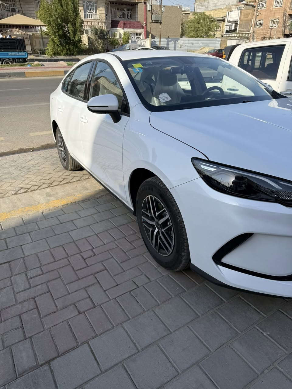 السيارة زيرو مرقم ماشية  مال ترقيم
(✨ويل كروم ويل كروم )BYD cL 5    
 السياره : هايبرد & بانزين & كهرباء 
السيارة مرقمه جاهزة
بسعر   19500,000 دع وبيها مجال 
اليكم التافصيل
المواصفات
ي خليجي
 زيرو
موديل 2025
‹ حساسات خلفيه
م حجم المحرك 1,5L
شاشه اصليه + دواره
‹ كامره خلفيه
هند بريك كهرباء
• اوتو هولد
مفتاح التشغيل بصمه
) تحكمات مقود
‹ مقول جلد حياكه
، دخول ذكي
اشاير بل مري
المقاعد جلد
اناره داخليه LED
لد امامي LED
LED بك لايت
، قطعتين تبريد
كروس سرعة
حجم الاطار 16
• مانع تزحلق

داخل ابيض ✨

تشغيل عن بعد 🖤

📍العنوان بغداد البنوك

 ***********
