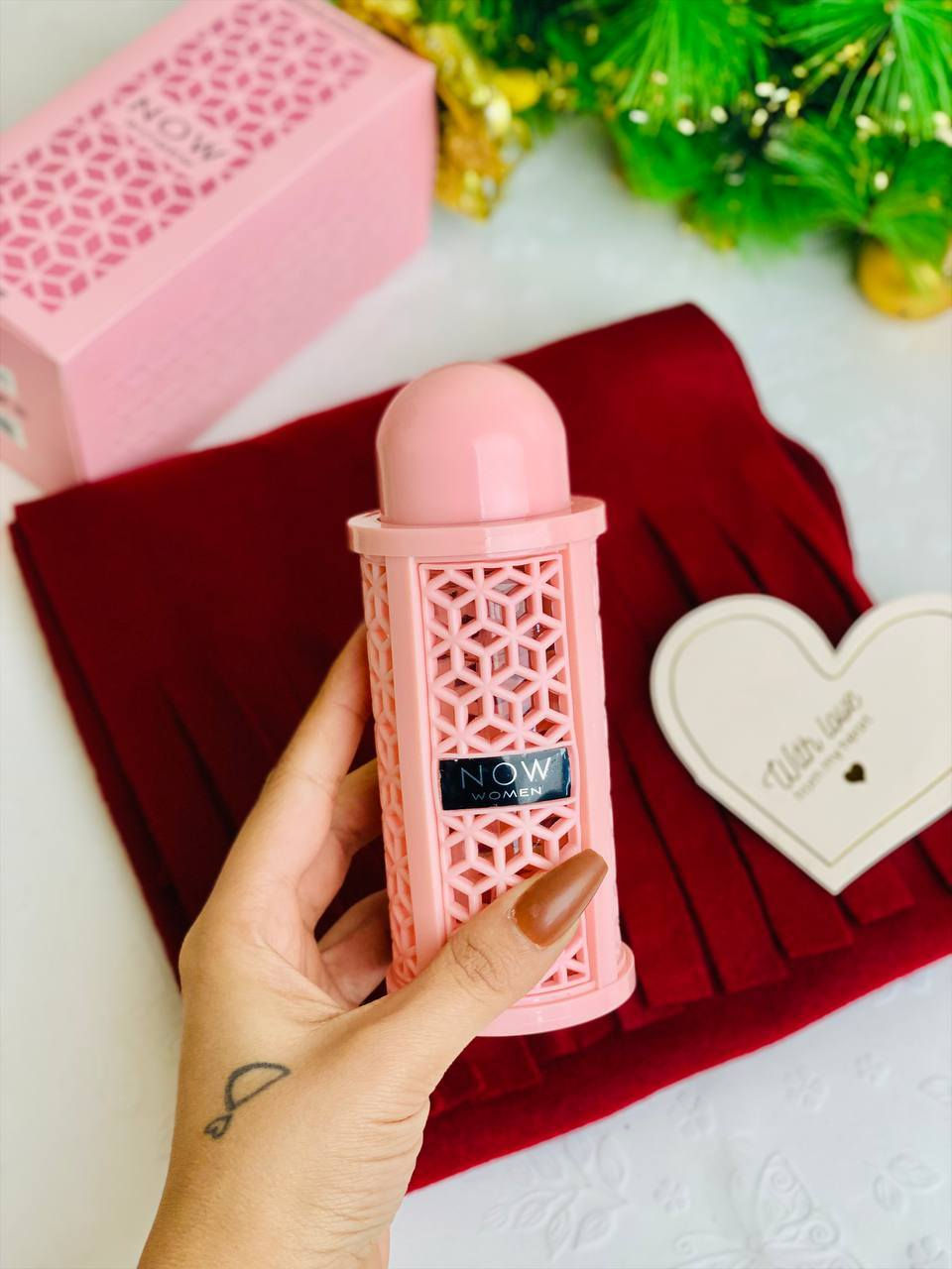 "🎀🔔 هدايا راس السنة الميلادية 🎁🎁

بوكـس  🎁🎁🔔
❄️🧣 سكارف ميكاسا الترند مع عطر ناو الترند 

هديّة الشتاء اللي تدخل 
القلب بدون إذن ❤️💐
دفا الوشاح… مع رِقّة الورد…
هديه تشتي تقول: "أنا الدفا حقّك بهالشتاء" 🤍🔥

اشهر عطر ناو الوردي ⭐🩷
رائحة أنثوية ناعمة تجمع بين الأناقة والجاذبية 🩷🌸
لمسة فاخرة تدوم طويلا وتمنحك حضورا يخطف الانظار 🪷

😘 كارت العبارة حسب طلب ك/ج 

سعر البوكس 30وتوصيل مجاني


**إذا كنت صاحب هذا الإعلان وتريد حذفه لأي سبب، رجاءا أرسل رسالة إلى الدعم الفني**