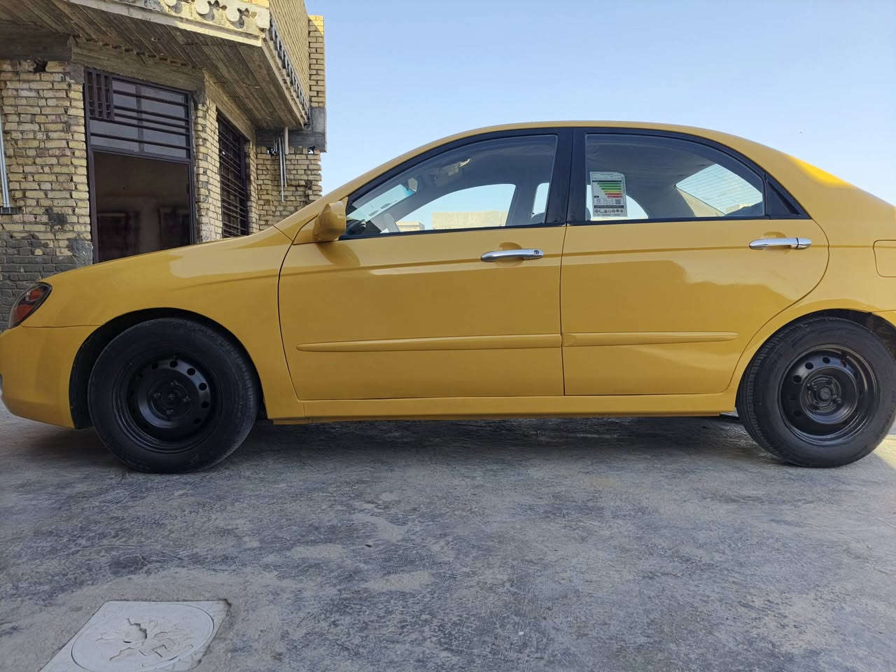 السلام عليكم كيا سبكتره للبيع 2007 رقم بابل نكليزي تحويل ثاني يوم سنويه جديده هزه جديده وارد امريكي بدون حادث ليبل واحد مكينه 2000 مكفوله كير حداديه تخم تاير مكفولات السياره جاهزه منظومة تبريد كله جديدة كل نقص ما بيه السعر 82وبيها مجال حك الجيه الهاتف *********** مكان حله قرب مرقد العلوية شريفة
