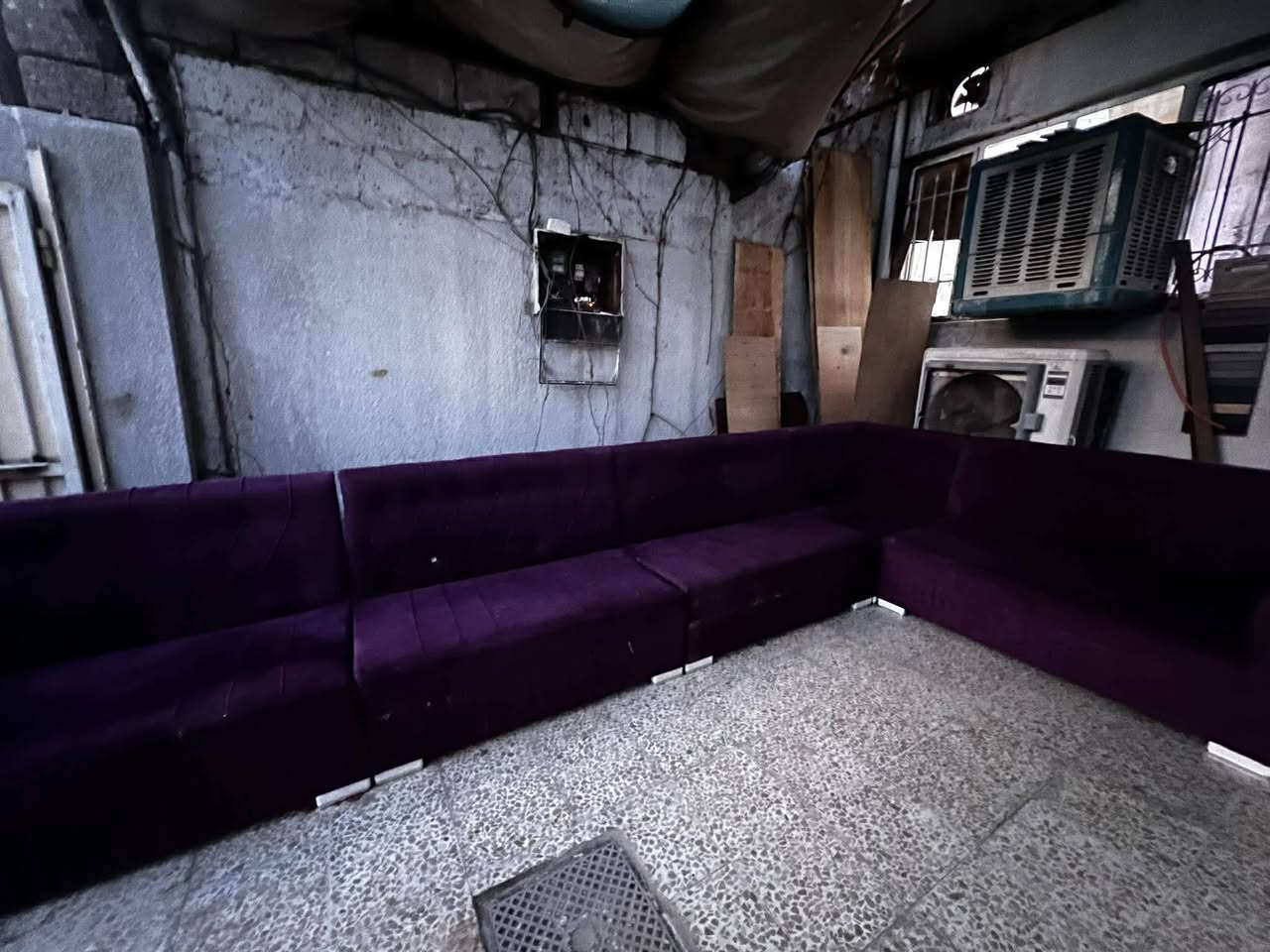 ديوان سبع امتار ونص حيل نضيف مابي اي عيب 
السعر 150


**إذا كنت صاحب هذا الإعلان وتريد حذفه لأي سبب، رجاءا أرسل رسالة إلى الدعم الفني**