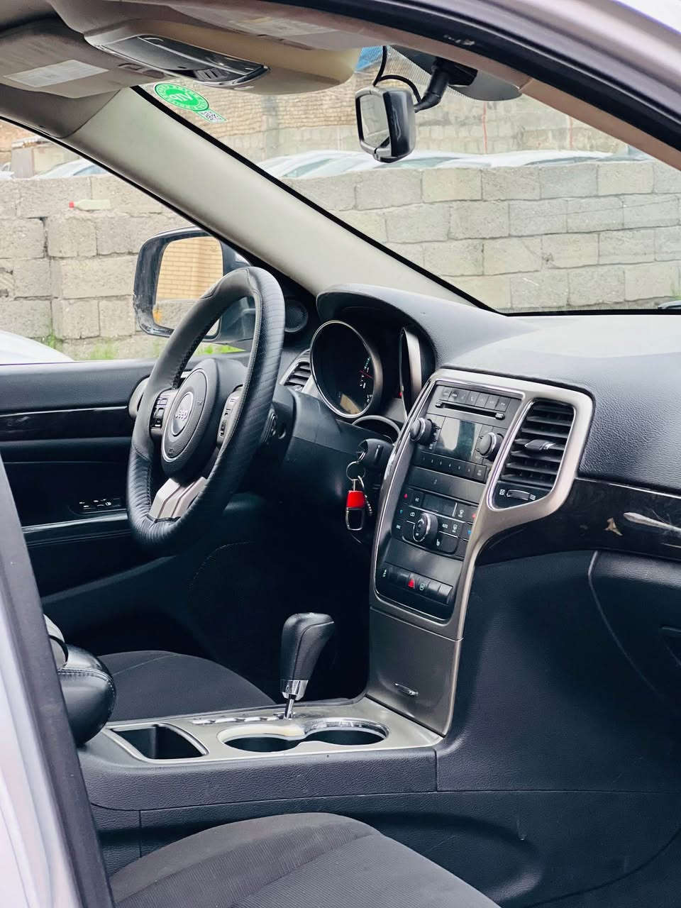 Jeep Laredo 2012
دووپەلە بۆیاغی هەیە ساغ
چوار مۆدی لێخورینی هەیە
سوکان ڤۆلیۆم 
تەبرید مەرکەزی 
کوشین کارەبای
پێش و دوای حەساس 
هەمووگیانی لەسەرشەریکە مایتەوە
رەقەم و سنەوی پلاستیکی لەگەلە 
كێشەی مەدەنی مالی مەدەنی بەشەرت
گێرومەکینەوکارەبای دەعامی بۆ دەعامی بەشەرت .
شوین هەولێر
سعر 88 وەرەقە و مەجال
بۆ زانیاری زیاتر نامە بنێرن لە خزمەتدام . أربيل, العراق


**إذا كنت صاحب هذا الإعلان وتريد حذفه لأي سبب، رجاءا أرسل رسالة إلى الدعم الفني**