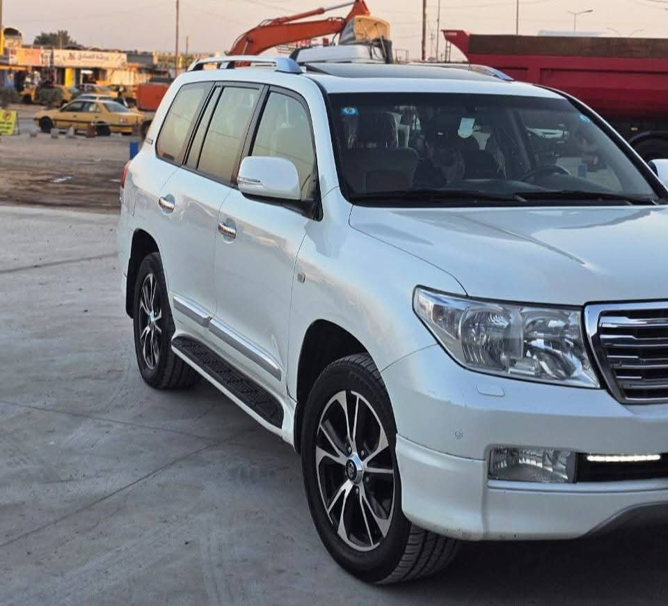 لاندكروز ((2011)) ستينية 

ماشية 200 ألف كيلو حقيقي
فول مواصفات، معروفة مواصفات الستيني محرك 6 سلندر
—مكينة كير مكفول—
– تحكم بالمقود – كروز كنترول
– شاشه– كاميرا خلفية
– حساسـات أمامية وخلفية
– بصمة تشغيل– فتحة سقف
-سرفس كامل على السيارة
ملاحظات:
السيارة بيها البنيد مصبوغ أثر ملصق وموجود سونار 
رقم بغداد – باسمي السيارة

— 
 العنوان: ميسان / العمارة/ 

لاستفسار: ***********
