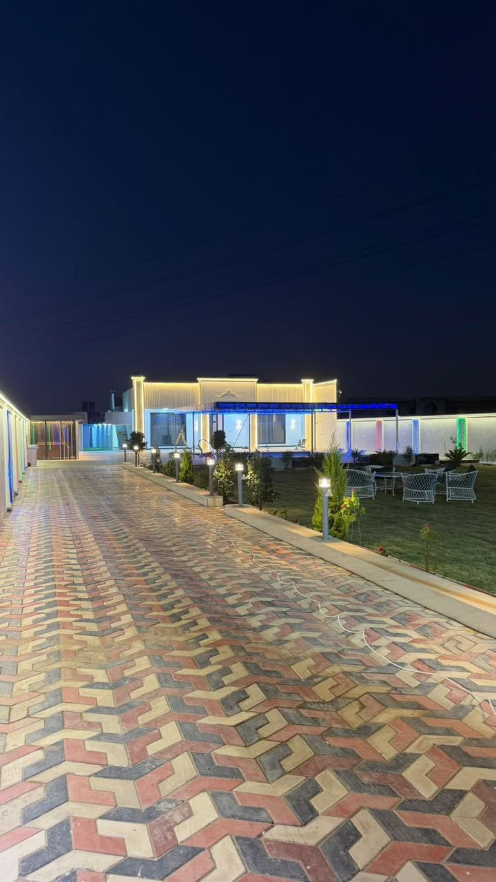 🌴 للايجار – مزرعة ترفيه مميزة 🌴
📍 بغداد – خمسة دوانم 

مكان مثالي لللمات العائلية، أعياد الميلاد، والمناسبات الخاصة 🎉  

🌳 أجواء هادئة ومساحة واسعة  
🪑 جلسات خارجية مريحة  
🔥 مكان مخصص للشواء  
🚗 موقف سيارات متوفر  
⚡ كهرباء وماء متوفرين  

⏰ نظام الإيجار شفتات (12 ساعة):  

🔹 الشفت الصباحي:   
💰 السعر: 250,000 دينار  

🔹 الشفت المسائي:  
💰 السعر: 300,000 دينار  

📅 الحجز أسبقية الدفع  
📞 للحجز والاستفسار: ***********  
📲 متوفر واتساب أيضاً  

🌿   أهلاً وسهلاً
