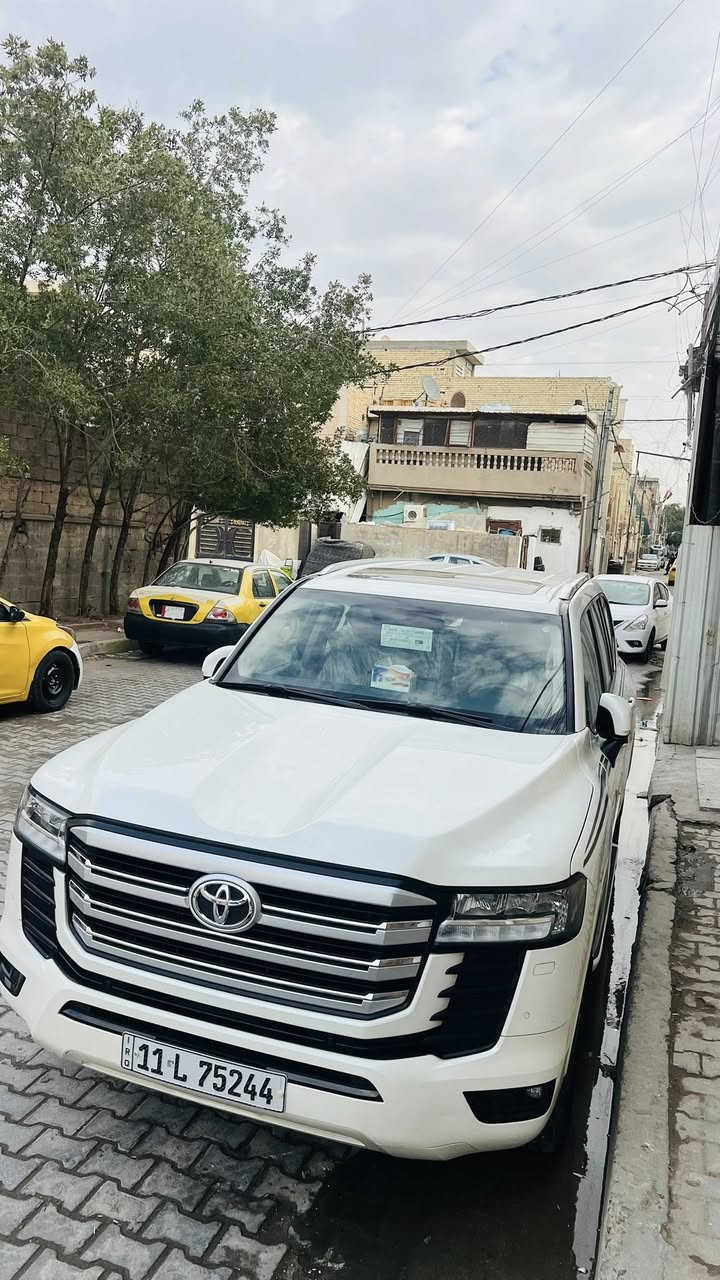 🚗 للبيع: تويوتا لاندكروزر 2022
📍 مكان السيارة: بغداد – مدينة الصدر
📞 للتواصل: ***********
💰 السعر: 650 ورقة – قابل للتفاوض
📊 المسافة المقطوعة: 64000 كيلومتر
🛠️ المحرك: 6 سلندر – 4000cc تنفس طبيعي 

⚠️ أضرار السيارة:
• وارد خليجي – وكالة SAS
• خدش بالباب الخلفي الأيمن فقط
• باقي أجزاء السيارة مكفولة عام

📌 تفاصيل إضافية:
• رقم السيارة: بغداد الدولي الجديد
• باسم المالك – تحويل مباشر
• لون السيارة: أبيض
