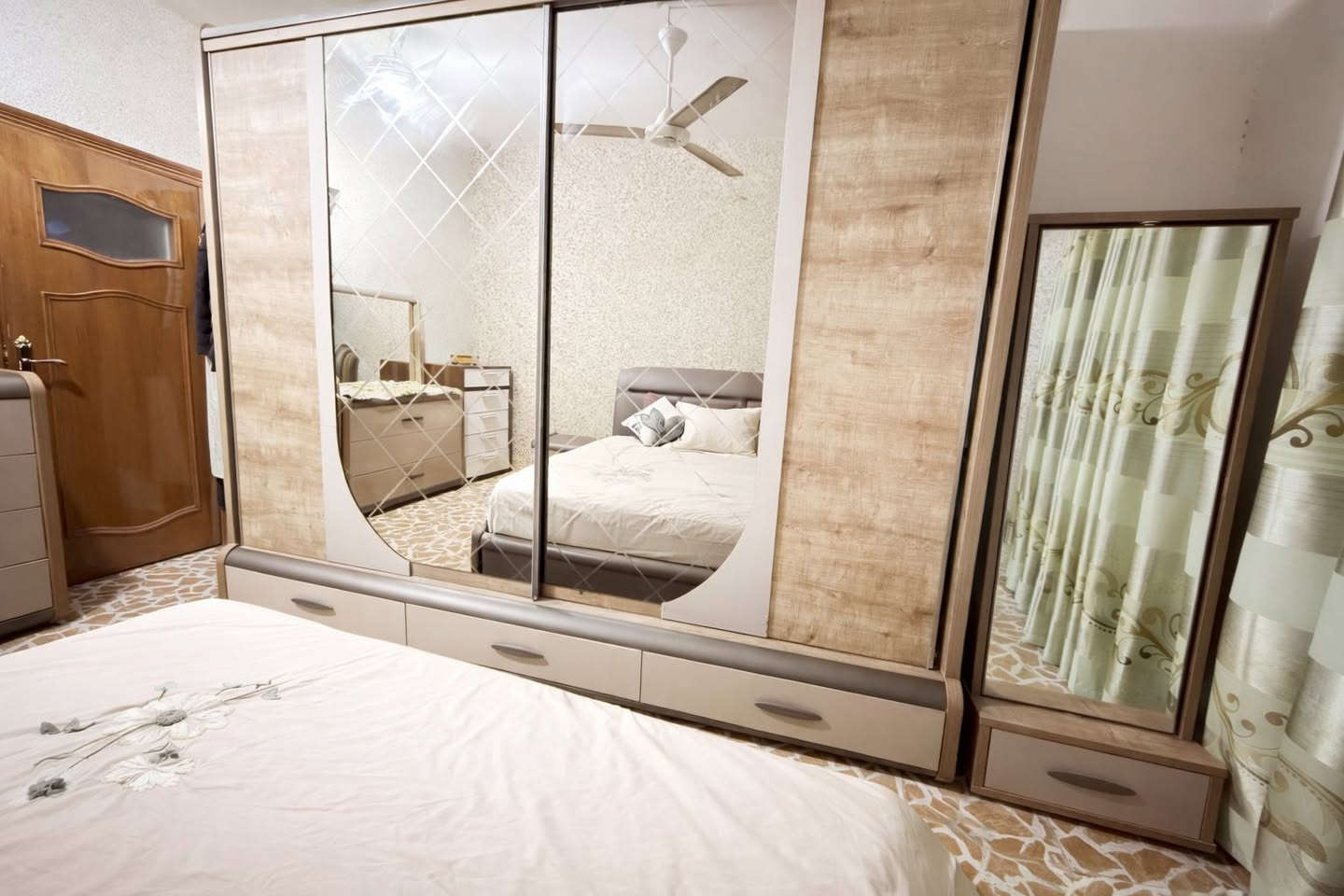 سلام عليكم غرفة نوم تركية
8قطع

بمبلغ :850وبيها مجال

العنوان:كربلاء المقدسة

للاستفسار اكثر 

***********
