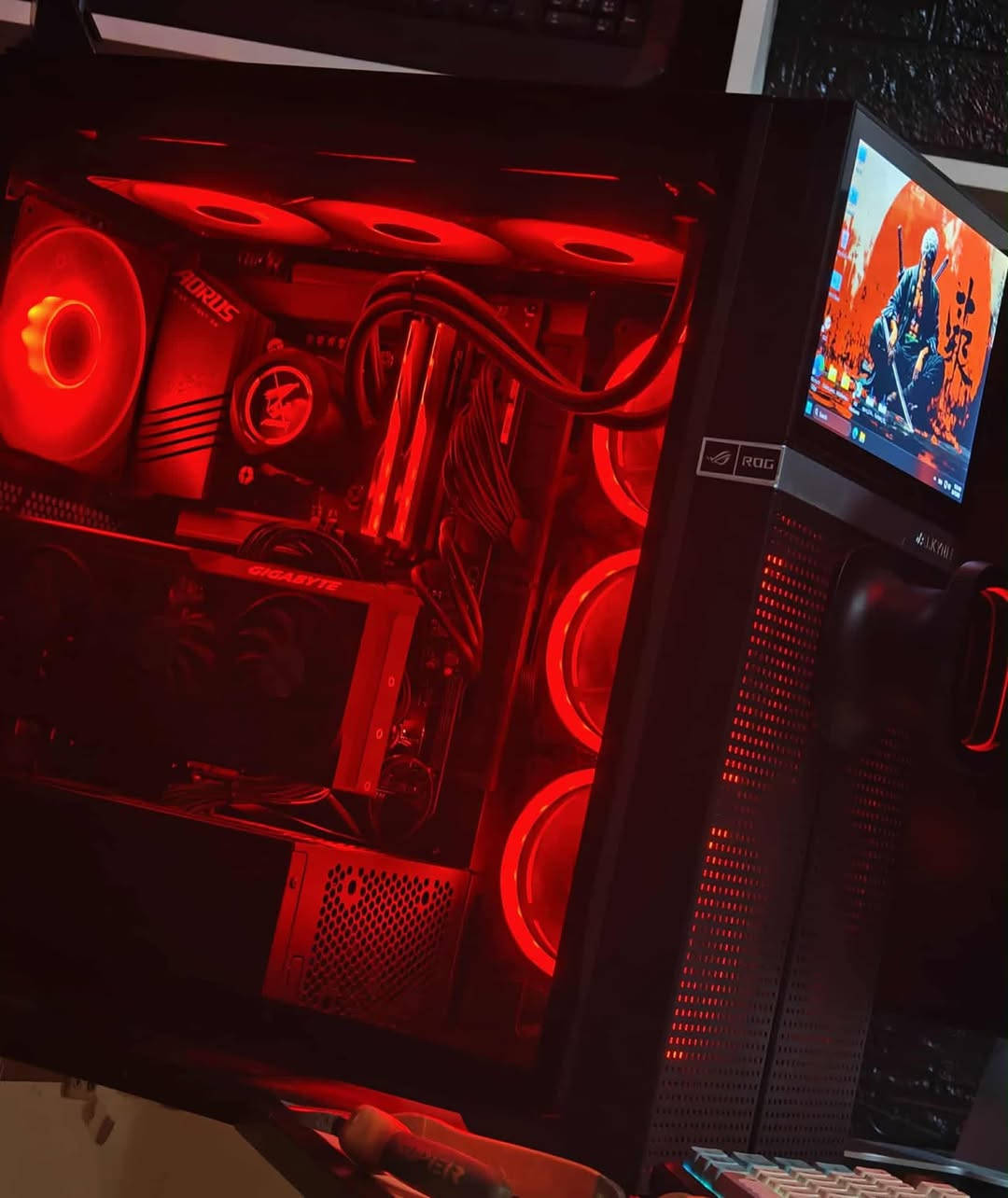 مساء الخير …
تجميعة فول وعلى حسب الأصول
الكيس :
Cpu Intel  Core I7 14700 KF Box
Gpu RTX 4070 Super Gigabyte oc
M.B Aourc Elite Z790 Wifi DDR5
Ram 32G G skill 6400 tradinet DDR5
M.2 2T Lexar 7000 Speed 
Psu Rog Strix 1000 W Gold Plus 80
Cooler  Aoruc waterforce x 360
Case VALKYRIE VK-02 MID TOWER ATX PC CASE WITH LCD SCREEN 8 inch ARGB
كل القطع موجود الكارتون مالتها استعمال على گد برنامج التردينك فيو 
وعندي M.2 1T سرعته 7450 بعده بالكارتون ممستعمل
الشاشة :
Samsung odyssey G7 2k Qled 240hz
بعدهي بالكارتون 
الملحقات 
Keyboard Hula K99 White 
Mouse attack shark x11
Headset Corsir HS80 wireless
للبيع فقط الشراي يتصل او يراسل
متواجد واتس اب 
***********
