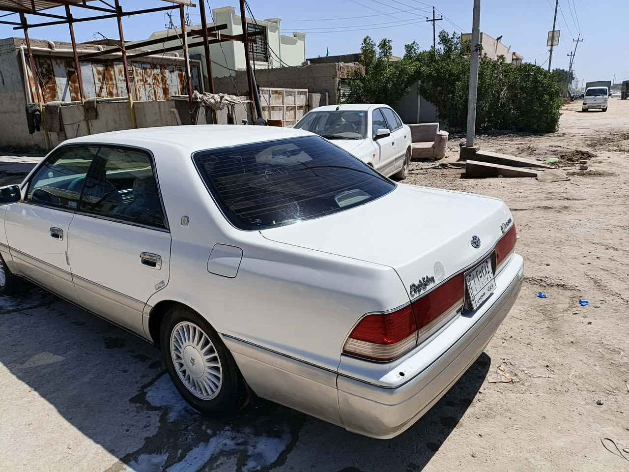 سلام عليكم سياره لبيع.  رقم كركوك راس الثور فلات مديل 97 السياره بهه طخه شويه بل وره يم سكن صفحت العبري السياره قرار 48 مفحوصه مرور وكمرك بقيه بس ع رقام السياره مكينه وكير جدد حداده 100/100 السياره الباقي كفاله عامه مراوس عادي السعر 100 وبيهه مجال المكان نجف كوفه&& ‏‪0788 242 8066‬‏
