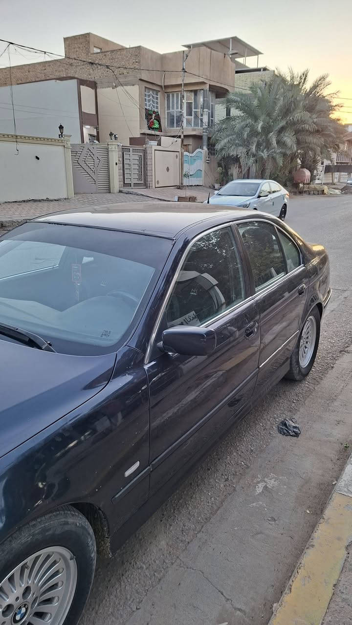 بي ام صقر
موديل 2000
رقم بغداد
مكينه 28تك فانوس [بيها تنقيص]
حداديه تبريد كهربائيات بلاديه السياره 
73ومجال بسيط
مكان السياره نجف 
***********
