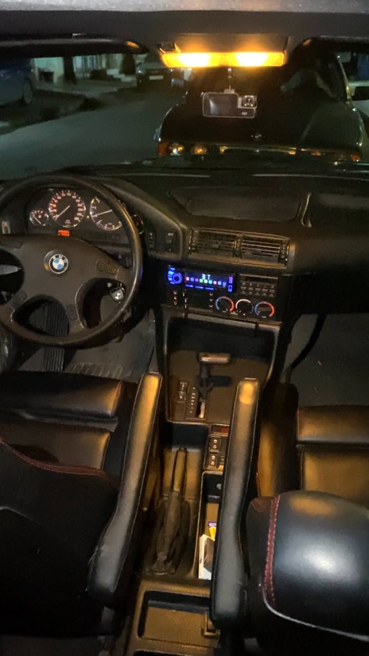 للبيع bmw 525
تبريد شغال
جامات كهرب شغاله 
سماعات ومسجل جديد 
كزوزت الالكتروني 
فتحه سقف 
داخل جديد بل كامل 
سياره مصروف عليه من كل النواحي 
ضرره بل تكمه مال جام امامي بدون لا شاصي ولا لغد 
سعر 55  مو شراي لا اتعبني معاك


**إذا كنت صاحب هذا الإعلان وتريد حذفه لأي سبب، رجاءا أرسل رسالة إلى الدعم الفني**