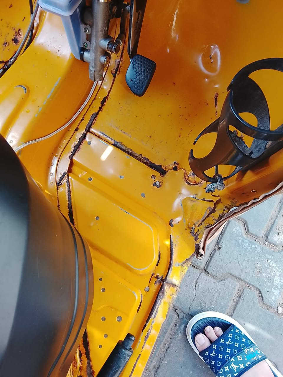 السلام عليكم تكتك للبيع ٢٠٢١ رقم وسنويه التفاصيل كلهن بل صور السعر ٧ ونص وبيهه مجال ***********
