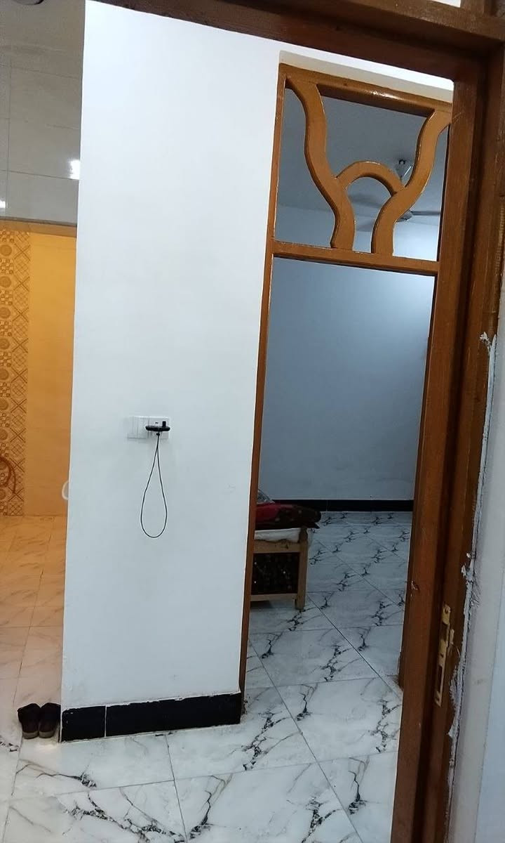 دار للبيع المساحة ٢٠٠متر بناء حديث طابق ونصف مطلوب اسكان تسديد الشهري ٣٥٠ام هليل الثانية للاستفسار على الرقم ***********
