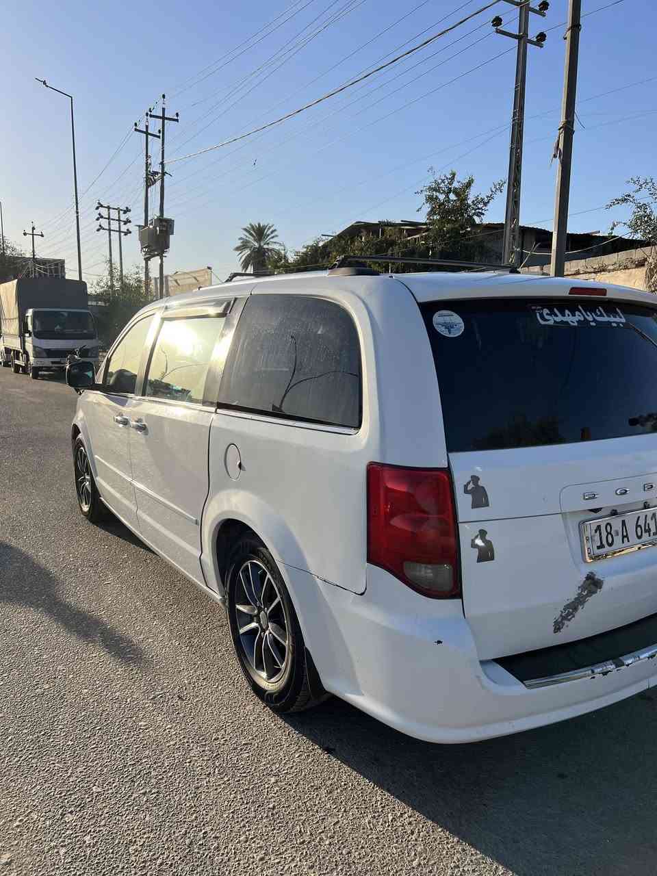 السلام عليكم
للبيع سياره دوج كرفان موديل ٢٠١٧ فئة ار تي للون ابيض رقم انكليزي بابل باسم 
الضرر وحادثها جنطه سونار موجود 
مواصفات 
كراسي جلد
ابواب خمسة كهرباء
البجم كبس بلادي 
تخم تاير 
للإستفسار على الرقم ***********
ومن الله التوفيق
