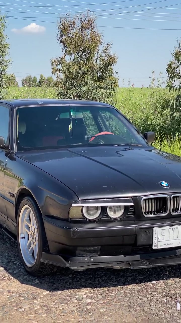 السلام عليكم BMW 
موديل 1992 
حجم 525 كبس
سعر 48 بي مجال
*********** نتصل واتساب
