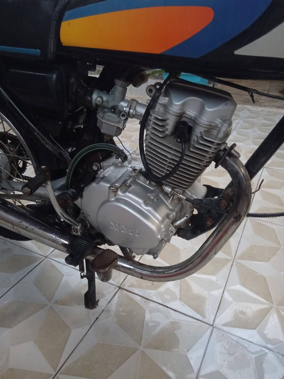 دراجه إيراني نامه اصلي  شاصي امتياز للبيع بدون اوراق الشراي يتصل مكاني الشيشان *********** السعر ٤٥٠ قفل
