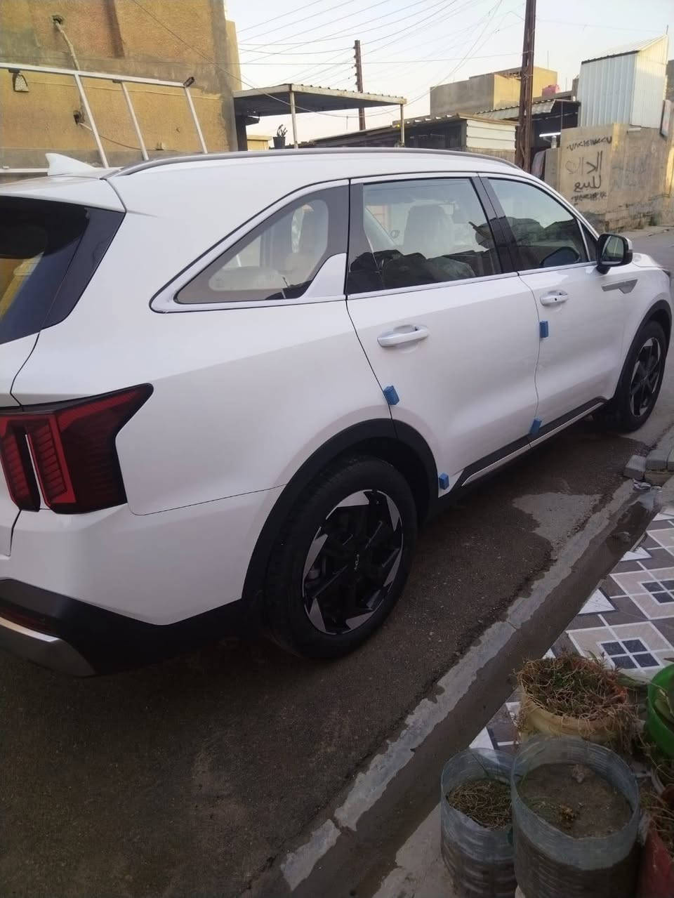 سلام عليكم سورنتو موديل 24 ماشيه 55 مكفوله كفاله عامه عدا بارد بسيط جدا مايبين بس  بسونار رقم بغداد الجديد تحويل مباشر السعر إتصال ع الرقم ***********
مكان واسط العزيزيه
