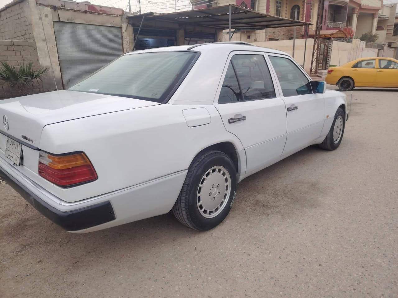 سلام عليكم..
للبيع مارسدس دب موديل 87 محدثه محوره 3000VVT فيشتين تبريد شغال داخل مخمل جديد جام امامي كهرباء خلفي عادي رقم بغداد مشروع وطني قواعده برانكيتات شواصي كلها نظيفه مابيهن تعمير جاهزه السيارة كير اكسن حداديه بيع فقط بدون مراوس
السعر 68
مكان ناصريه مركز
اتصال ***********
***********
