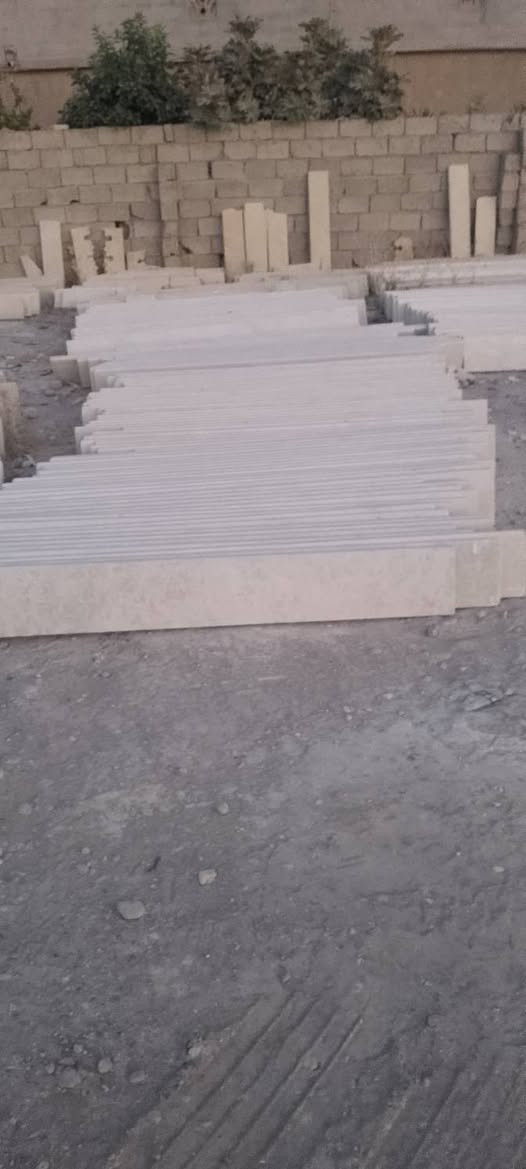 السلام عليكم 
يوجد  لدينا حجر حلان انواع 
السعر 1500/2500/2750
المكان قرية شاطي الجدر 
رقم الهاتف ***********
