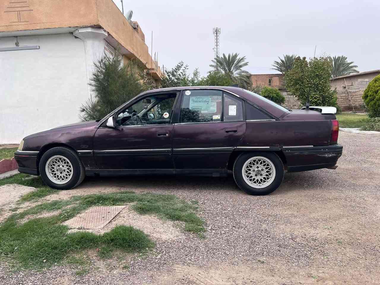 السلام عليكم للبيع اوبل اوميكا حجم 20 موديل 92 گير محرك شرط گير عادي تخم تاير جديد صدر امامي جديد رقم كركوك شرط التحويل مكان السياره قضاء العلم 
السعر 28 $ ورقه وبيها مجال قليل 
***********
