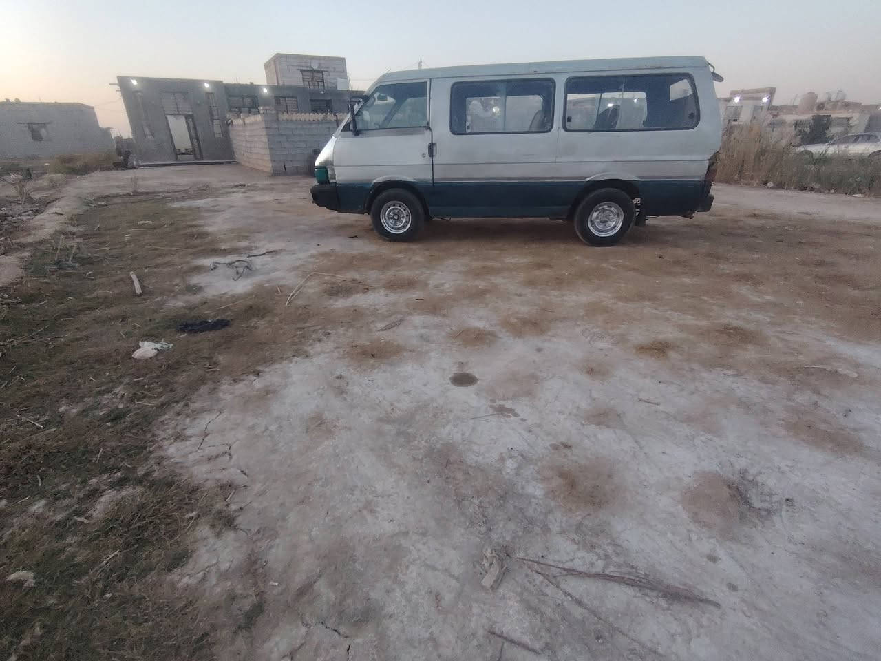 سلام عليكم بسته للبيع موديل 93 رقم بابل سنويه ل28 محرك كير اكسن خير من الله كرهبايات شغاله بدي نضيف دواخل زينا سياره جاهزه  السعر 28ورقه وبيه مجال اومراوس حسب القناعه المكان الناصريه الشطره***********
