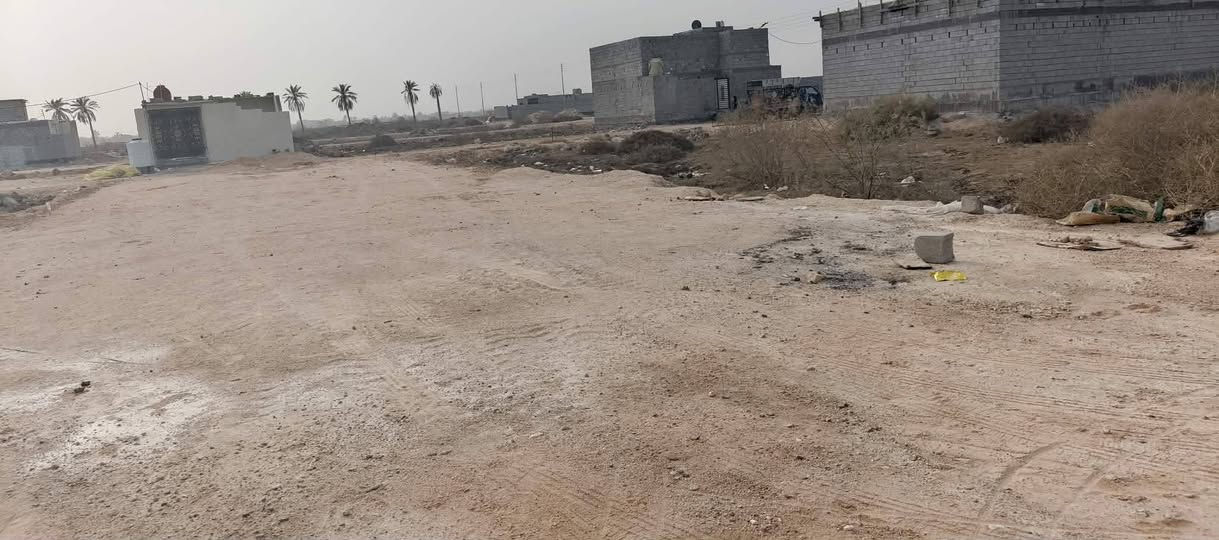 موجوده قطعه ارض تسويه طابو عثمان القديم باب 🚪 الهوه جزره رابعه بضهر  المدرسه 200 متر متفونه وكامله كلشي قريب عليهه متوفر ماء وكهرباء ناس طيبين يمهه ا سعر 20وبيه مجال قليل ***********
