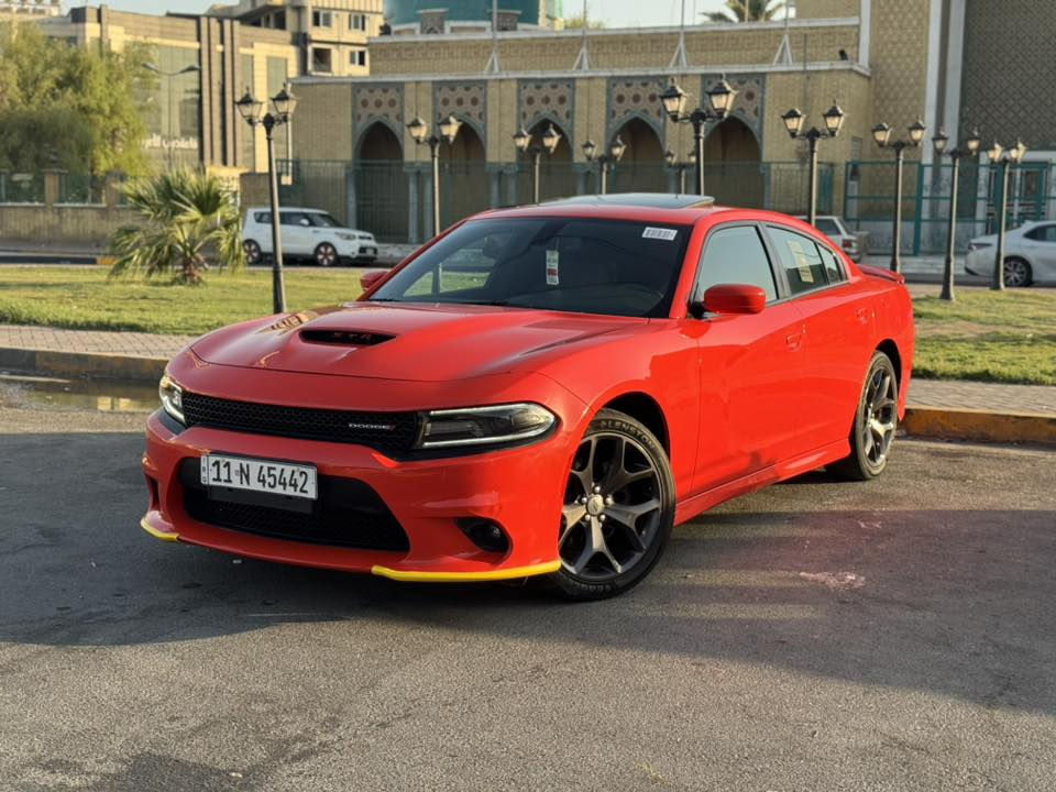 (جارجر GT  جيتي  )
(‏‎ وكاله هارلم  داخل جلد  )
‏‎الموديل : 2019 . (سياره خليجي وكاله هارلم ) 
‏‎( المحرك : 6V 3600. ) 
‏‎(سياره كفاله عامه لا صبغ ولا بارد ولا تبديل ) 
‏‎العداد : 48 الف  شرط الفحص  ( سياره جديده ) 
‏‎(سياره بلاديه كله علا ايد وحده )
( رقم بغداد بسمي الجديد تحويل ثاني يوم )
‏‎المواصفات : الون برتقالي المرغوب 
‏‎* نسخة  GT 
‏‎* حساسات خلفية . 
‏‎* شاشه كبيرة مع نظام ملاحة نفكيشن GPS .
‏‎* سستم صوت الپاين مع سماعات پريميوم .
‏‎* ويل قياس 20 انج . 
‏‎* مصابيح امامية زنون . 
‏‎* كشافات الضباب زنون . 
‏‎* فتحت سقف (سلايد) . 
‏‎* مقاعد رياضية من الجلد الفاخر . 
‏‎* المقاعد الأمامية كهربائية . 
‏‎* مقاعد أمامية تبريد وتدفئة . 
‏‎* تشغيل عن بعد . 
‏‎* ستيرن كهربائي . 
‏‎* تدفئة ستيرن . 
‏‎* محدد سرعة . 
‏‎* تلفون بلوتوث . 
‏‎* كاميرا خلفية .
‏‎* مرايا متحسسة للاضاءة العالية .
‏‎* كير شفتات بالستيرن . 
‏‎* دخول ذكي (بصمة) .
سياره ماخذه زيرو من شركه هارلم 
سياره  خليجيه 📍
السعر 290 ورقه و بيهه مجال 
قطعة نادره سياره استخدام شخصي 1
‏‎رقمي ***********
مكاني بغداد 
‏‎بيع او مراوس
