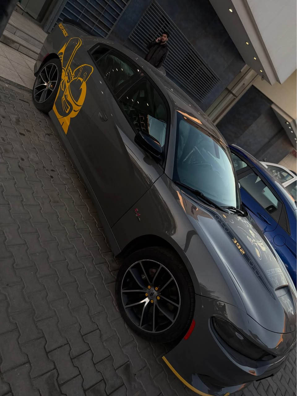 سلام عليكم 
شباب جارجر سكات باك ٦٤٠٠
سياره ستوك للئخير
بلاديه 
لون قوي 
كير مكينه بل جيس
موديل٢٠١٨
بيها بس فتح جاملاغات
ومن امريكا صفحه السايق كلير فقط بدون 
حادث
بدون شاصي بدون لغد بدون ايرباك
سياره بدون ايرباك 
صدر امامي خلفي بل جيس
سياره بسمي تحويل مباشر
للبيع بدون مراوس
سعرها ١٨٥ وبيها مجال سعرها مناسب 
مكاني بغداد وزيريه 
تواصل*********** بغداد, العراق
