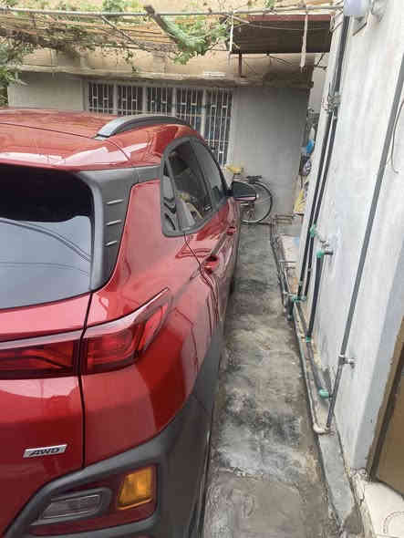 السلام عليكم 
كونا 2021 فول مواصفات دفع رباعي  
رقم بغداد باسمي 
الضرر جاملغ عكس السايق امبدل وبنيد صبغ 
ماشي 48 الف قابله للزياده 
السعر 163 ورقه وبيها مجال بسيط 
رقم الهاتف ***********
