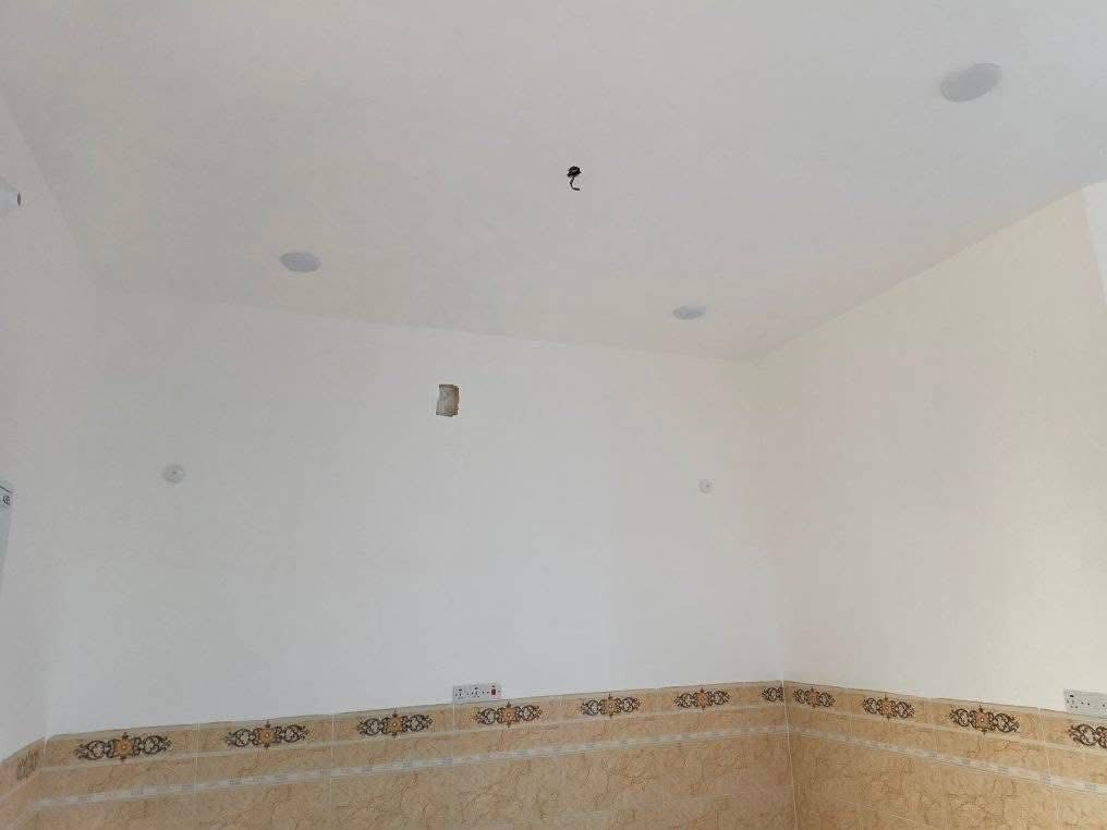 دار سكن ملك صرف مساحه 150 متر بناء حديث سنه 2025طابوگ صب كونكريت طابق واحد غرفتين نوم 
هول مطبخ اسقبال مجمعات صحيه 
ارضيه بورسلين جدران سيراميك 
شغل درجه أولى الدار فارغ تستلم مفتاح 
خدمات كامله 
يباع نقد ويباع مبادره بشرط توفر الاستثناء عند المشتري 
ابو غرق حي الجواد 
الأستفسار الأتصال 
***********
#الدار_المعموره_للعقار 
من لديه عقار ويرغب بالبيع فقط الاتصال 
ولدينا عروض تناسب الجميع
