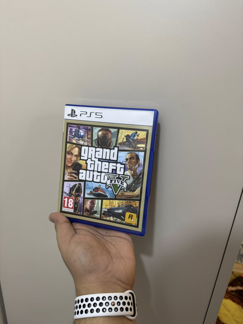 فيفا 26 و GTA5 للبيع
السلام عليكم 

توصيل متوفر لكل العراق

فيفا FC 26 شبة جديدة نضافة 100‎%‎ 

الله شاهد صار 4 ايام من فتحتها من الجيس

الجيتي اي نضيفة 100‎%‎ شغالة وبدون اي شخط

الفيفا 55 الف مع التوصيل 

الجيتي اي 25 الف مع التوصيل

اثنينهن بـ 75 الف مع التوصيل 

الاسعار ثابتة لطفاً ❤️

واتساب ***********
