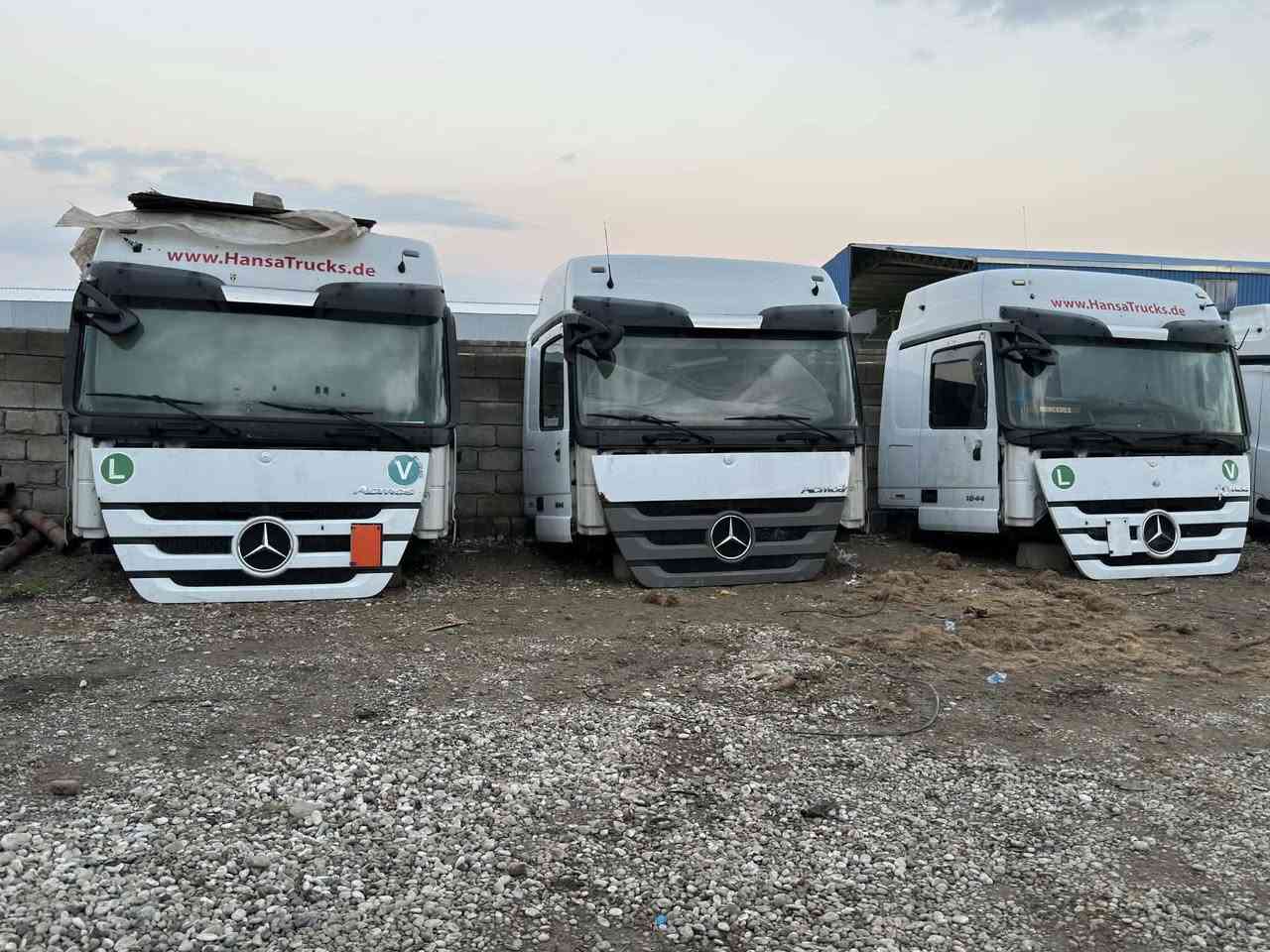 معرض المشارق
موصل طريق اربيل قرب ناحية برطلة  
كصات اكتروس 2012 2013
بيع جملة 
‎ *********** واتساب
***********
