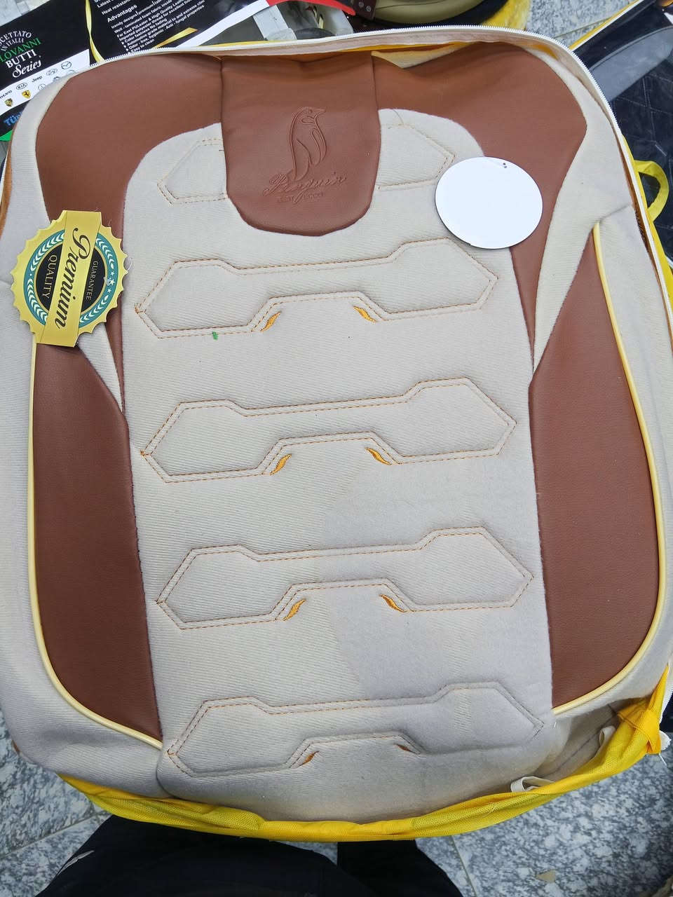 جديد دوشمه مطعم جلد وقديفة الاصلي وبكل الالوان يتوفر لدى كماليات رسول للسيارات العنوان قطاع 30, شارع المدارس قرب مرطبات الربيع السعر 35رقم الهاتف *********** يتوفر توصيل
