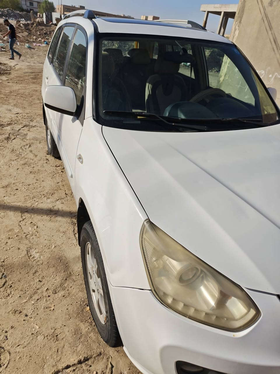 السلام عليكم 
تيكو ٢٠١٣ سياره جديده كير محرك بلادي ما مفتوح حداديه جديدة تبريد ثلج جاهزه مابيه اي نقص تخم تاير رقم قادسيه مكاني الحله سعره ٤٢ للاستفسار الاتصال علي رقم ***********
