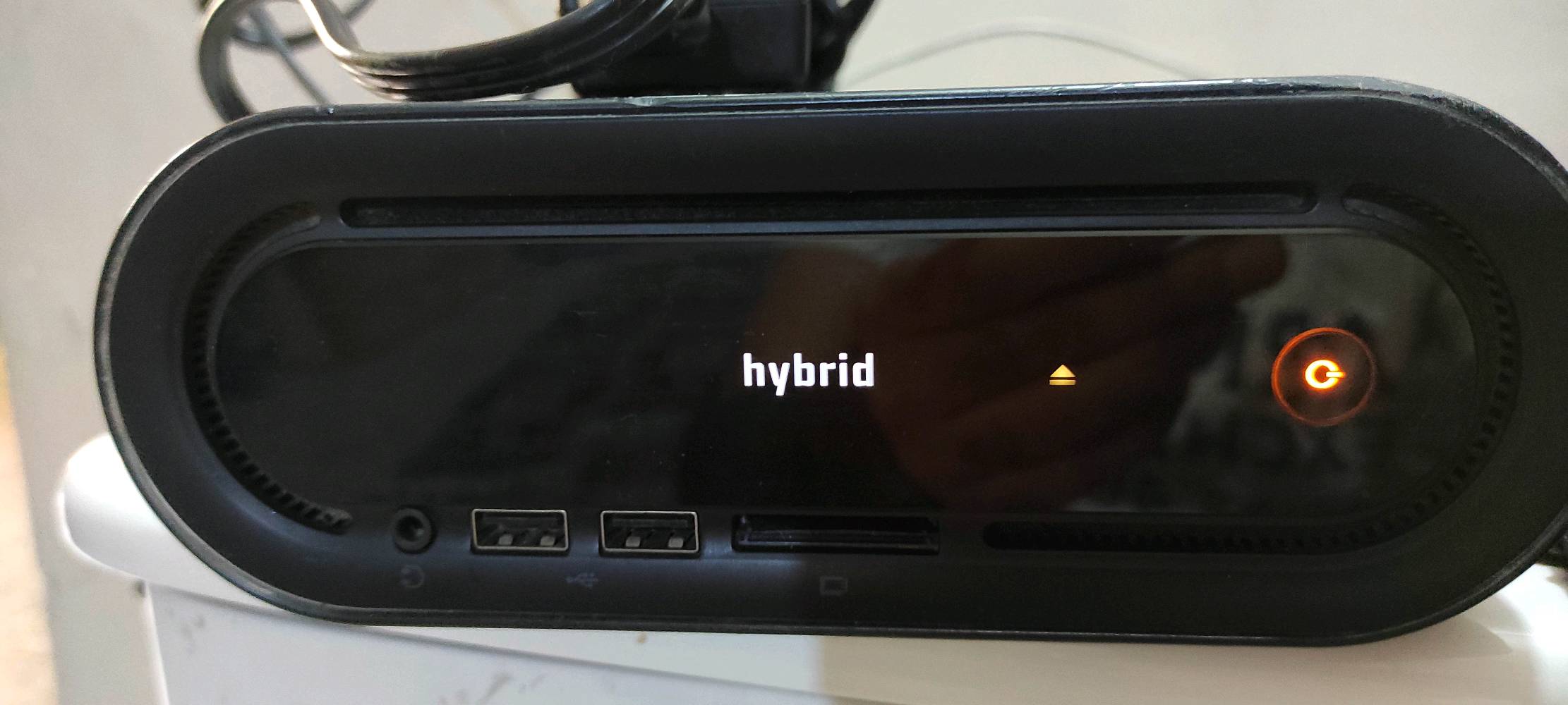 جهاز mini pc dell hybrid pc مستعمل نظيف جدا 
المواصفات هارد 320 رام 4 معالج نوع إنتل core duo 
للبيع بسعر 75000 دينار