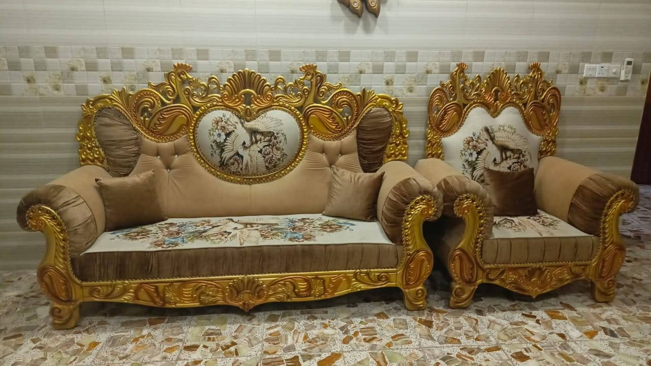 تخم ملكي للبيع نظيف للاستفسار الاتصال ***********
