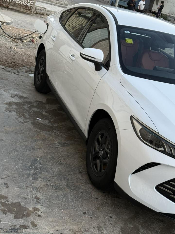 سلام عليكم
بي وإي دي كن بلاص 
سيارة جديدة 
داخل احمر مميز
سيارة معروفة مواصفاتها 
مرقمة وجاهزة 
العنوان بغداد مدينة الصدر 
بيع او مراوس حسب القناعة 
***********
