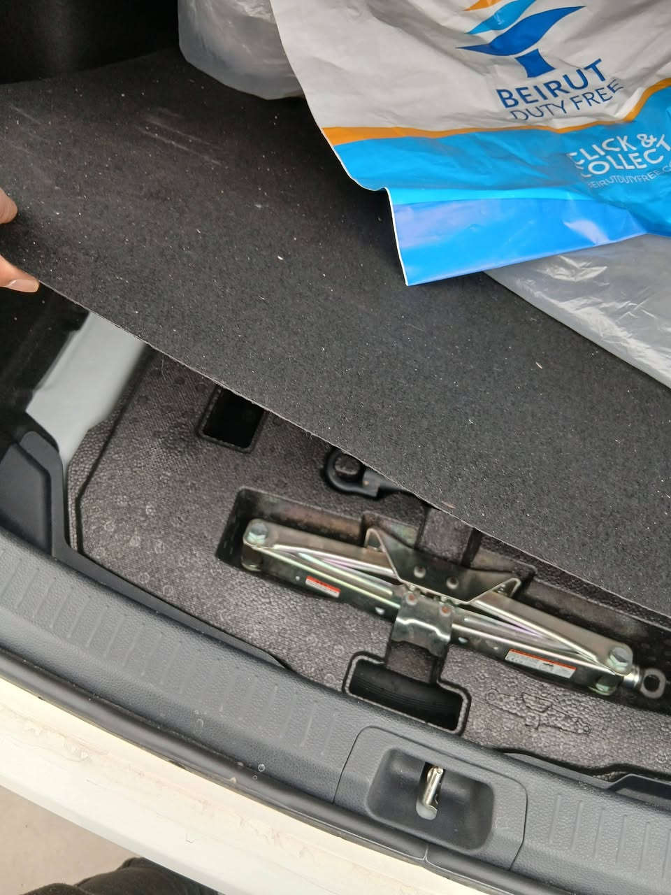 للبيع كورلا  هايبرد ٢٠٢٤ فولل كفاله على وضع الشركه فتحه رادار تحديد مسار  ماشيه ٢٤ الف بغداد بسمي السعر ١٥٠ وبيه مجال  مكاني اليرموك او الغزاليه ***********
