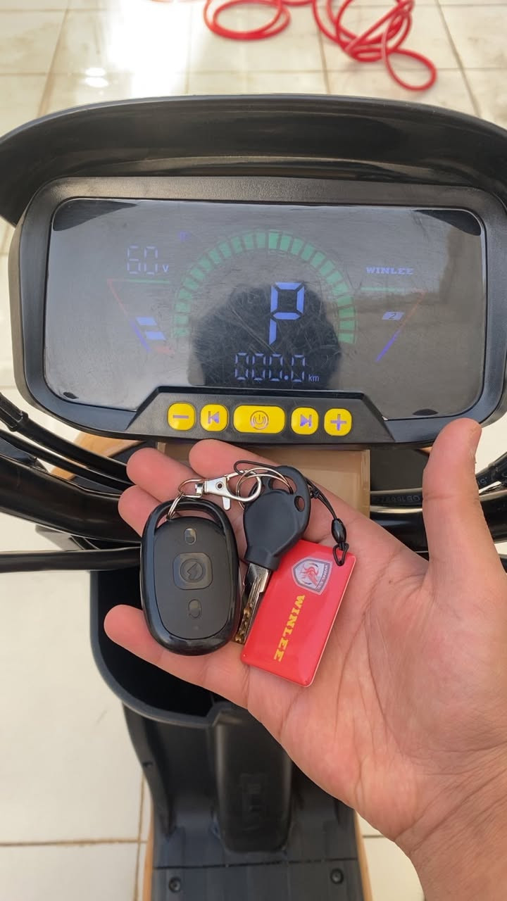 السلام عليكم بايسكل شحن للبيع R9 موديل 2025 فول مواصفات
- بطاريات اصلية عدد 5 🔋
- نظام R رجوع إلى الخلف ⬅️
- شاشة دجتل نظام الجديد 🖥️
- تحديد اعطال 4 سرع ✅
- بريكات هيدروليك قوية جداً ✅
- السرعة القصوى 70KM ✅
- جهاز إنذار ضدّ السرقة ✅
- لايت LED زنون ✅
- اشاير امامي خلفي ✅
- دبلات ثنين امامي هايدروليك والخلفي غازي ✅
- بايدر مساعد ✅ 
- شاشة تقرا الأعطال والسرعة والشحن و تربط على البلوتوث ✅
- تشغيل عن بعد وبصمة و مفتاح ✅
السعر ٤٩٥ الف✅

للتواصل مكاني كربلاء سيف سعد رقم الهاتف *********** يوجد ايضاً واتساب
