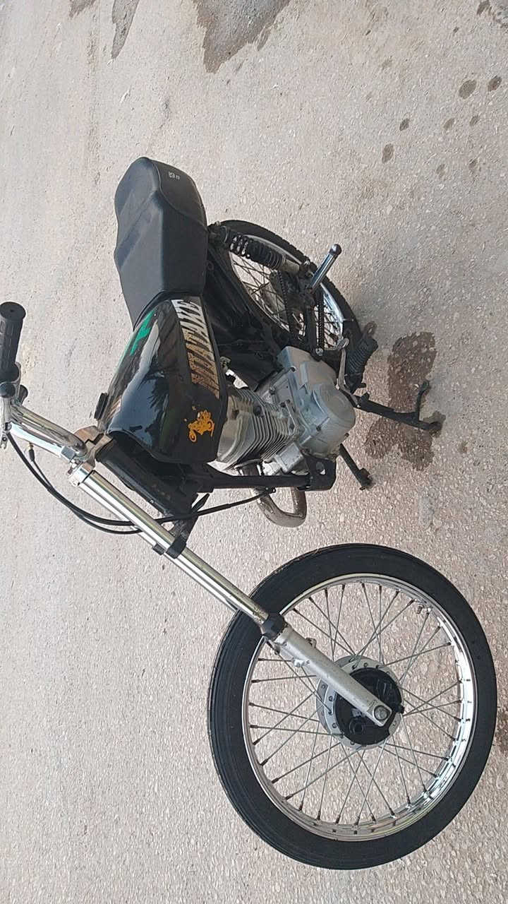 كلك للبيع دراجه حلوه ونضيفه شوفت عينك سعر 300قفل لحد يطب ويكلي دزلي صوره تأكد من منشور وطب  مكان عسكري كبل نجف رقمي ***********
