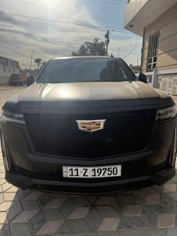 للبيع كاديلاك موديل2024 رقم بغداد حادث جاملغ امامي  وبارد بسيط جاملغ خ...