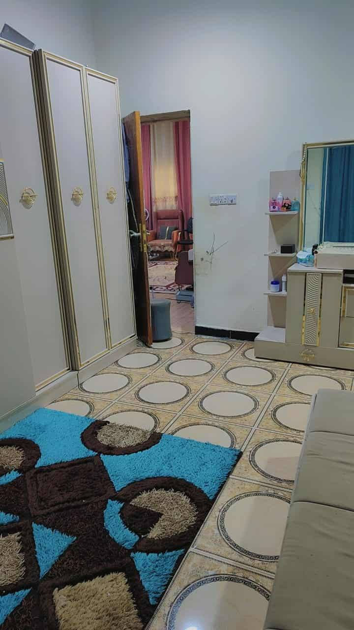 السلام عليكم 🌿
🏡 بيت للبيع – مساحة جيدة ومواصفات مرتبة
📐 المساحة: 200 متر
🌿 يحتوي على حديقة خلفية
🚗 سقيفة (كراج)
🛋️ تفاصيل البيت:
• مطبخ 6×4
• هول 6×4
• استقبال 4×5
• غرفة نوم 5×4
• غرفة 4×4
• مجموعة صحيات
⬆️ الطابق الثاني:
• غرفة غير مكتملة 4×4
📄 الطابو: زراعي عراقي (يدخل اسمك سهم)
💰 السعر: 78 مليون
العنوان : أبو الخصيب محيله شارع المضيف 
🤝 قابل للتفاوض للجادين
📞 للتواصل: ***********
✨ بيت مناسب للسكن ومكان هادئ
