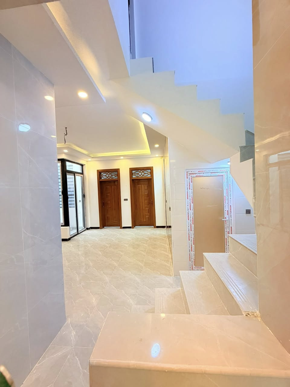 المساحه ١٥٠ م. طابو زراعي. بناء فوق الممتاز
شغل درجه اولى // 

 غرفتين نوم 

ابواب وشبابيك درجه اولى 

 البيت جاهز من كلشي 

#مفتاح

#المكان النجف ملحق حي ميسان // شارع الزوار // قرب الكرعاوي

#ملاحظه البيت بداية الشارع ويوجد فيديو كامل للبيت والشارع

***********

*********** وتساب او اتصال

السعر ٧٦ مع المجال
