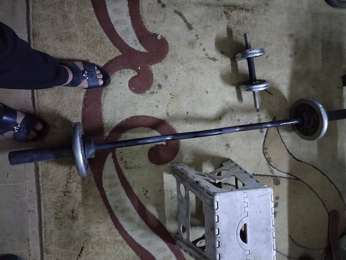 السلام عليكم ملتجم مع شفتات اولمبيه 2 واحد زت واحد عدل سائد مصطبعه متحركه اعلا وصط  واسفل اوزان العدد 8   4 وزن 20 كيلو 2ابو  15 كيلو 2 ابو ال 5 كيلو مع مع دمبلص 2 وزن الدمبلص ابو 5 يقبل اوزان زايده ابو الفتح والشد السعر مليون وميتين وبي مجال للشراي ***********
