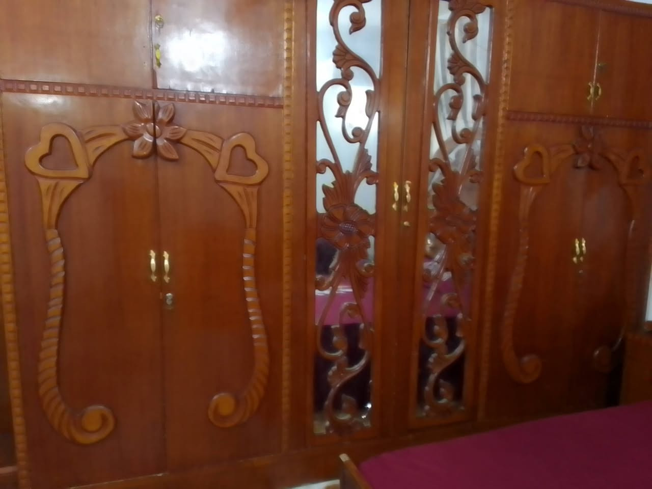 سلام عليكم الغرفة للبيع الغرفة جديده سعر 500 ألف عنوان منطقة الهاشمي رقم ***********
